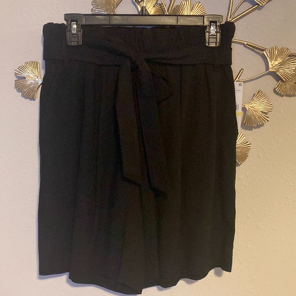 NWT Paperbag Waist Linen Blend Shorts, M - Picture 6 of 6